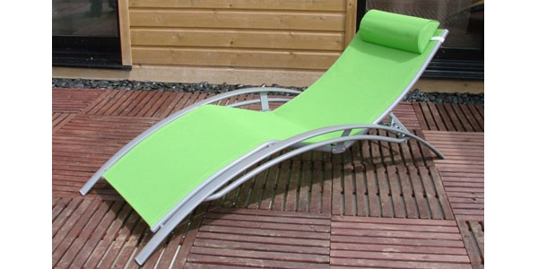 Sun Lounger with green textilene material and grey aluminium frame